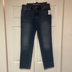 NWT Liz Claiborne Girlfriend Straight Leg Jeans- Chesapeake Wash- Size 8
